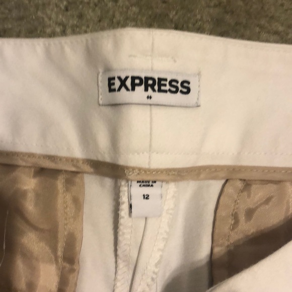 Express Shorts - Picture 2 of 3
